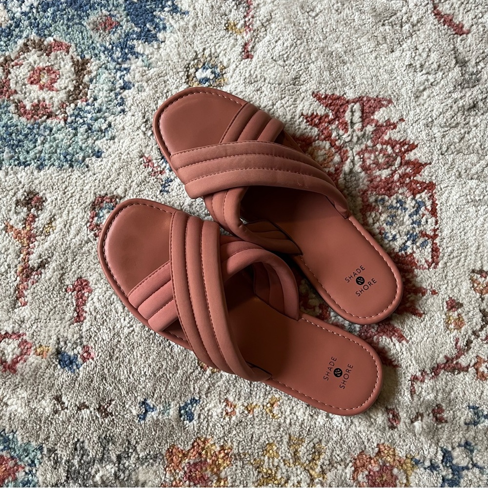 3/$15!! Coral Sandals